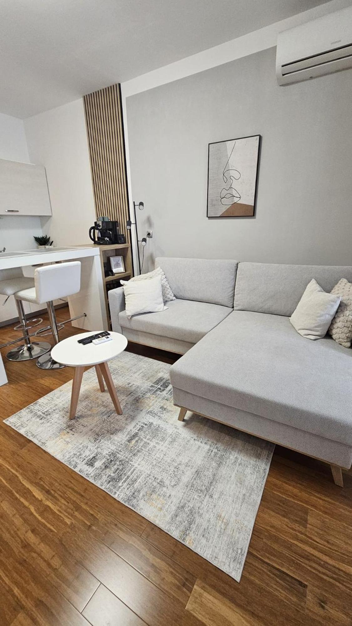 Luxury Lullu * Split